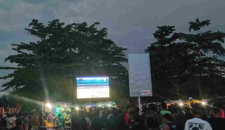 Warga Padati Pantai Nabire Dukung Persipura